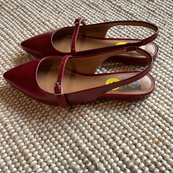 NWOT DV by Dolce Vita Red/Burgundy Flats with Patent Finish Size 9 - Picture 1 of 4